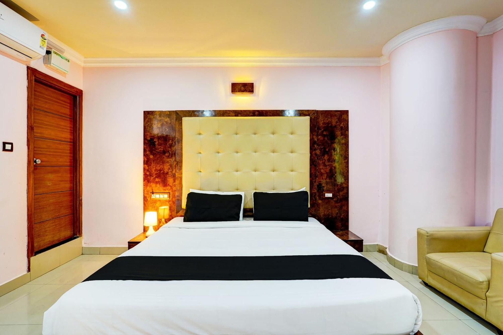 Super Townhouse Mg Road Near Commercial Street Μπανγκαλόρ Εξωτερικό φωτογραφία